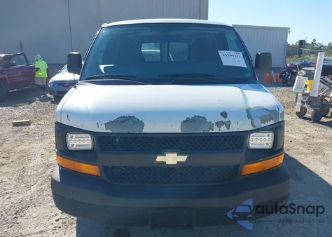 2011 Chevrolet Express 2500 Work Van из США, поврежденный, VIN 1GCWGFBA8B1152894